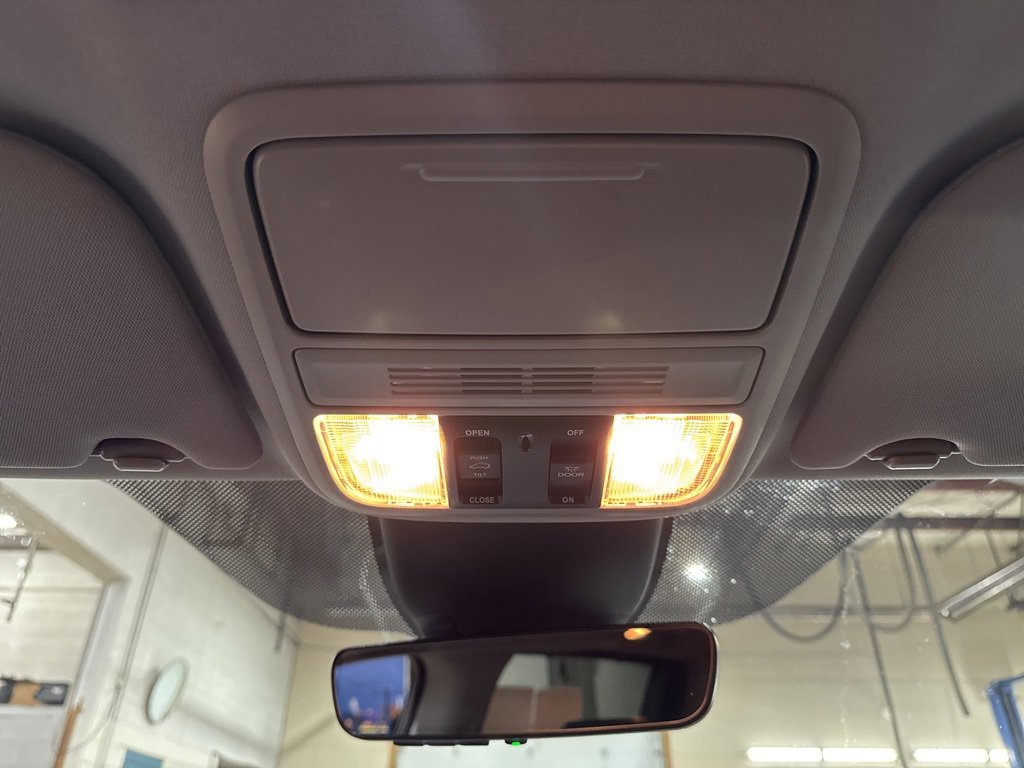 Used 2022 Honda Odyssey EX-L image 32