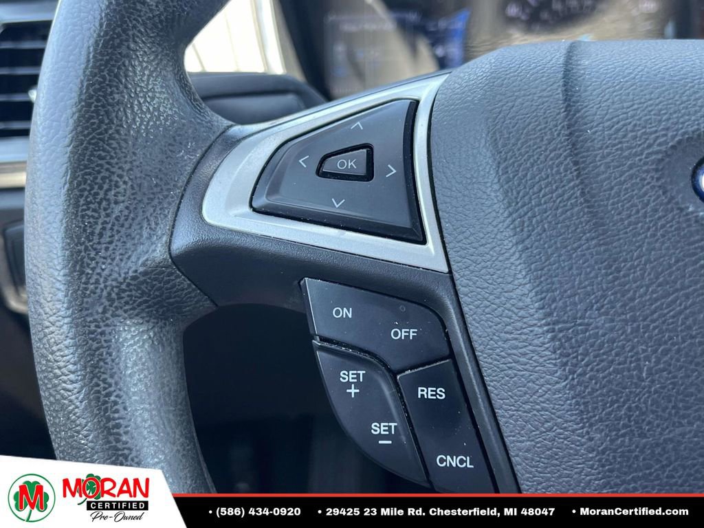 Used 2016 Ford Fusion SE FWD image 25