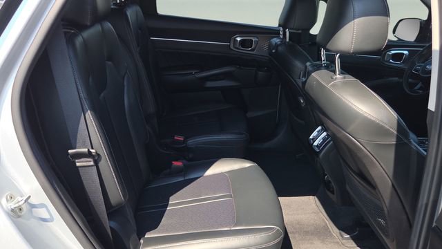 Used 2021 Kia Sorento SX image 28