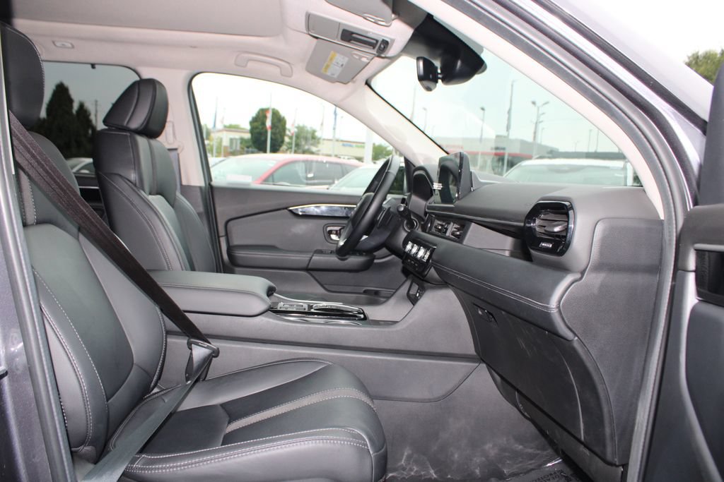 Certified 2025 Honda Pilot Touring image 12