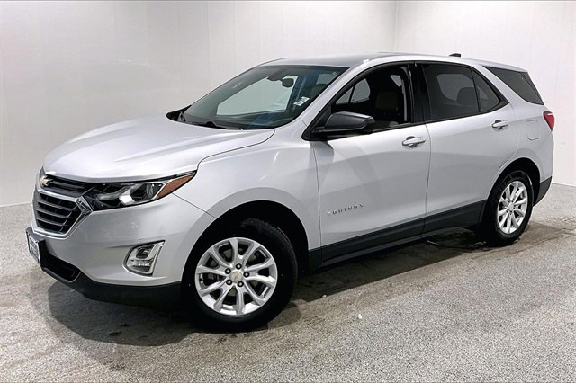 Used 2018 Chevrolet Equinox LS image 3