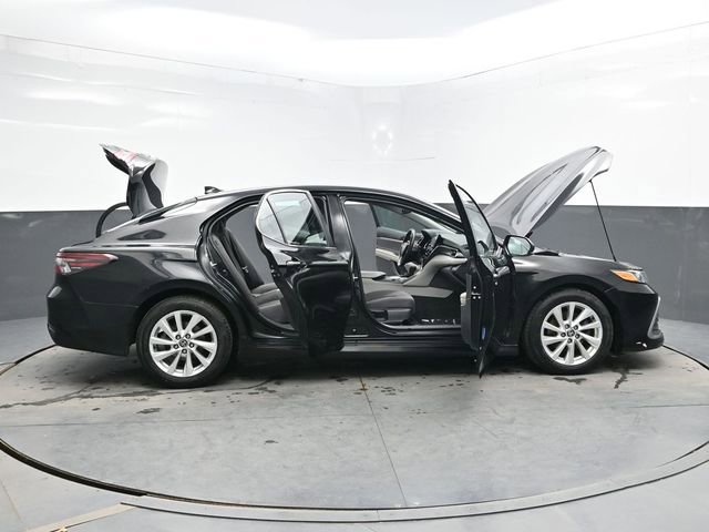 Used 2023 Toyota Camry LE FWD image 40
