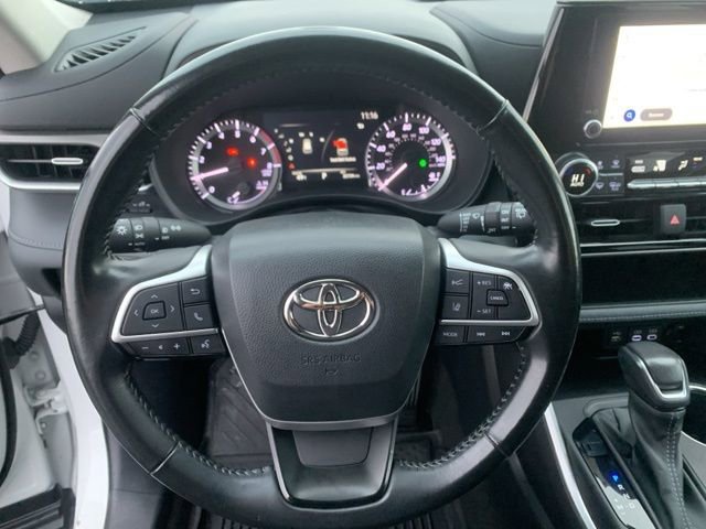 Used 2023 Toyota Highlander LE image 25