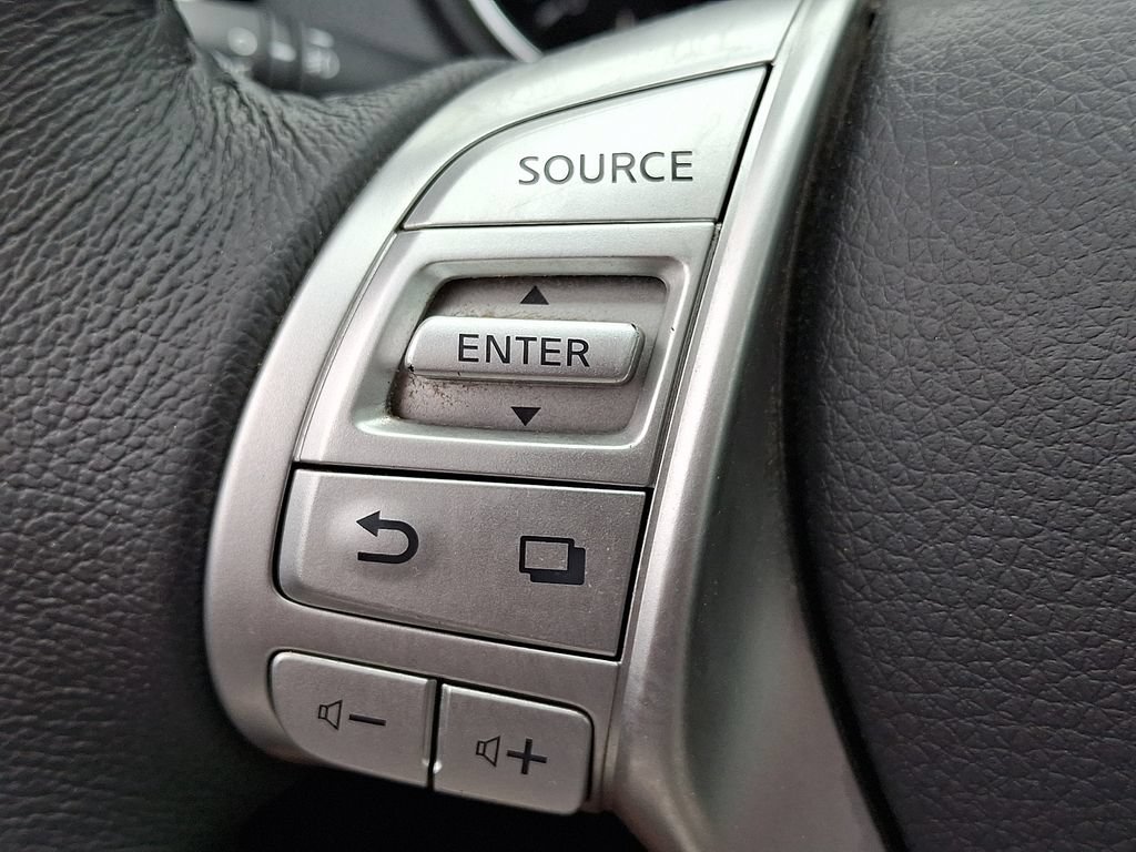 Used 2015 Nissan Rogue SL w/ SL Premium Package AWD/4WD image 23