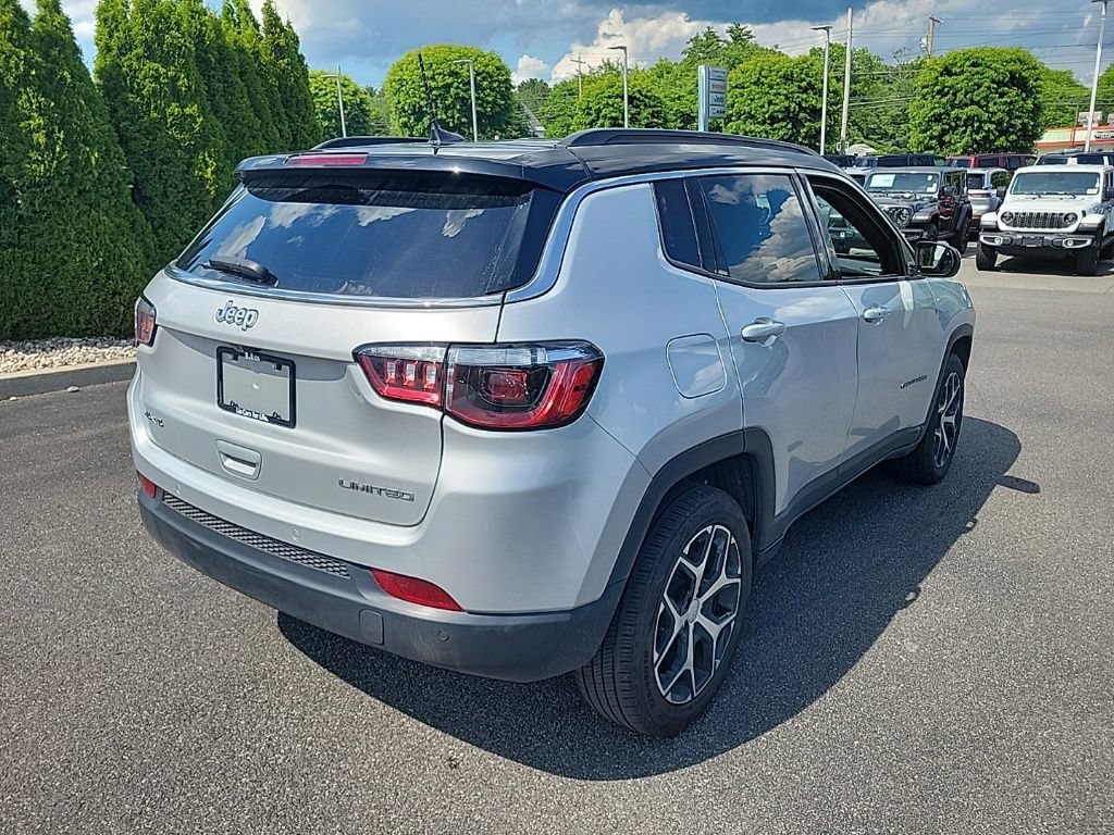 Used 2024 Jeep Compass Limited AWD/4WD image 3
