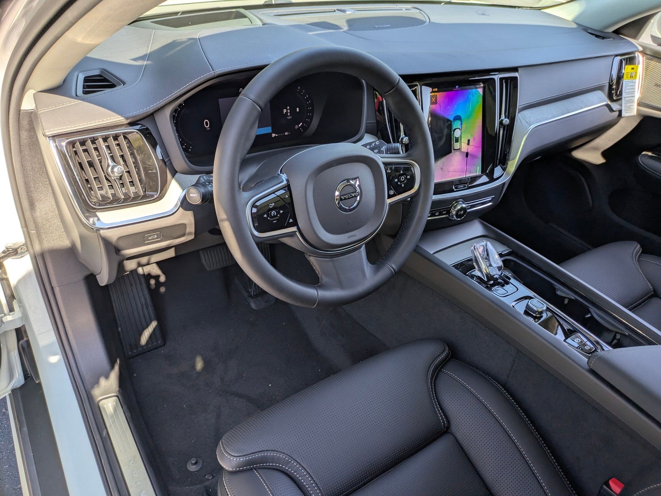 New 2026 Volvo V60 B5 Cross Country Ultra w/ Protection Package Premier image 10