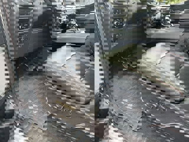 Used 2023 Ford F150 Lariat w/ Equipment Group 502A High image 28