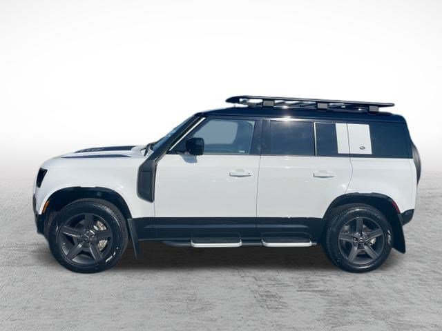 Used 2024 Land Rover Defender 110 X-Dynamic SE AWD/4WD image 8