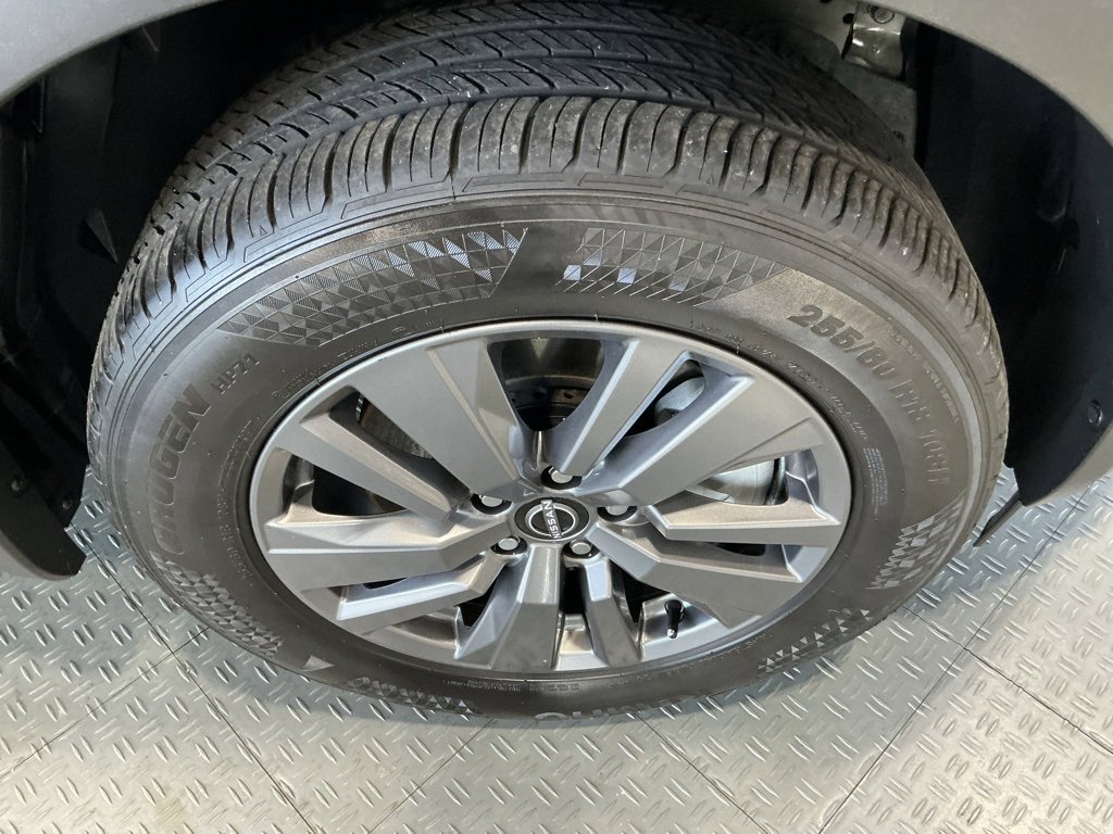 Used 2025 Nissan Pathfinder SV image 33