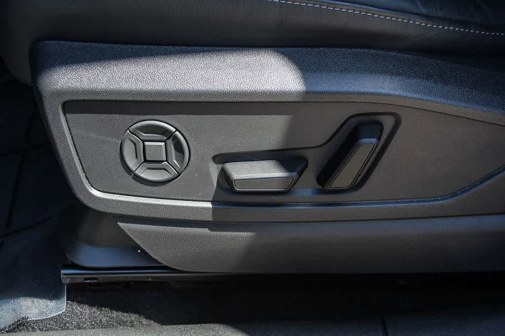 Used 2025 Audi Q5 Premium Plus w/ Premium Plus AWD/4WD image 21