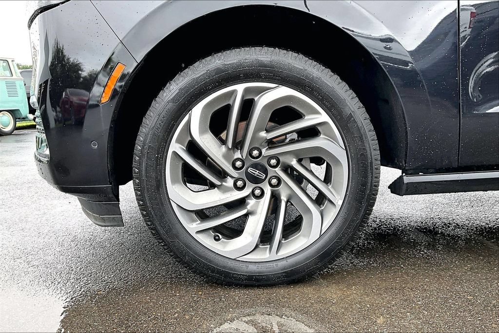 Used 2025 Lincoln Navigator L Reserve AWD/4WD image 35