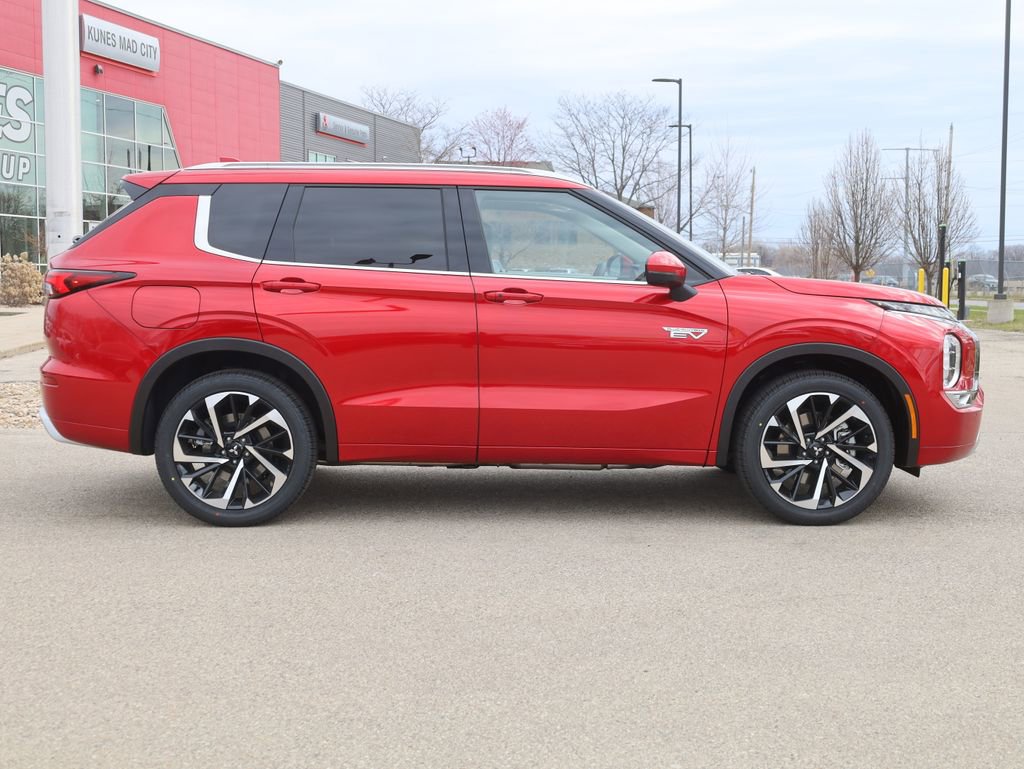 New 2025 Mitsubishi Outlander SEL image 11