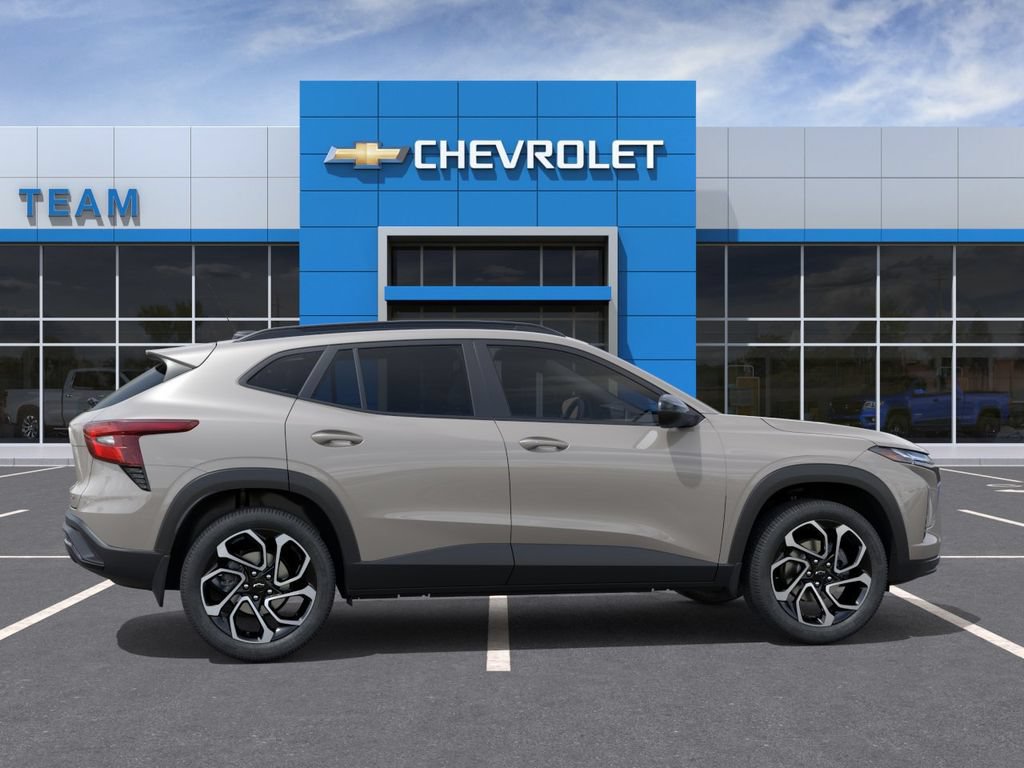 New 2026 Chevrolet Trax RS w/ Sunroof Package FWD image 5