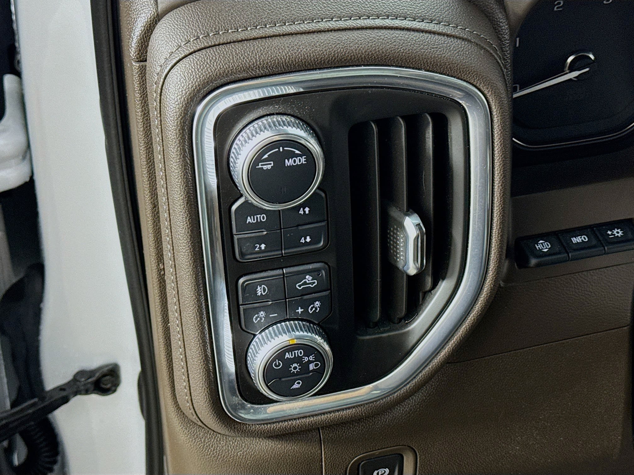 Used 2021 GMC Sierra 2500 Denali w/ Denali Ultimate Package AWD/4WD image 15