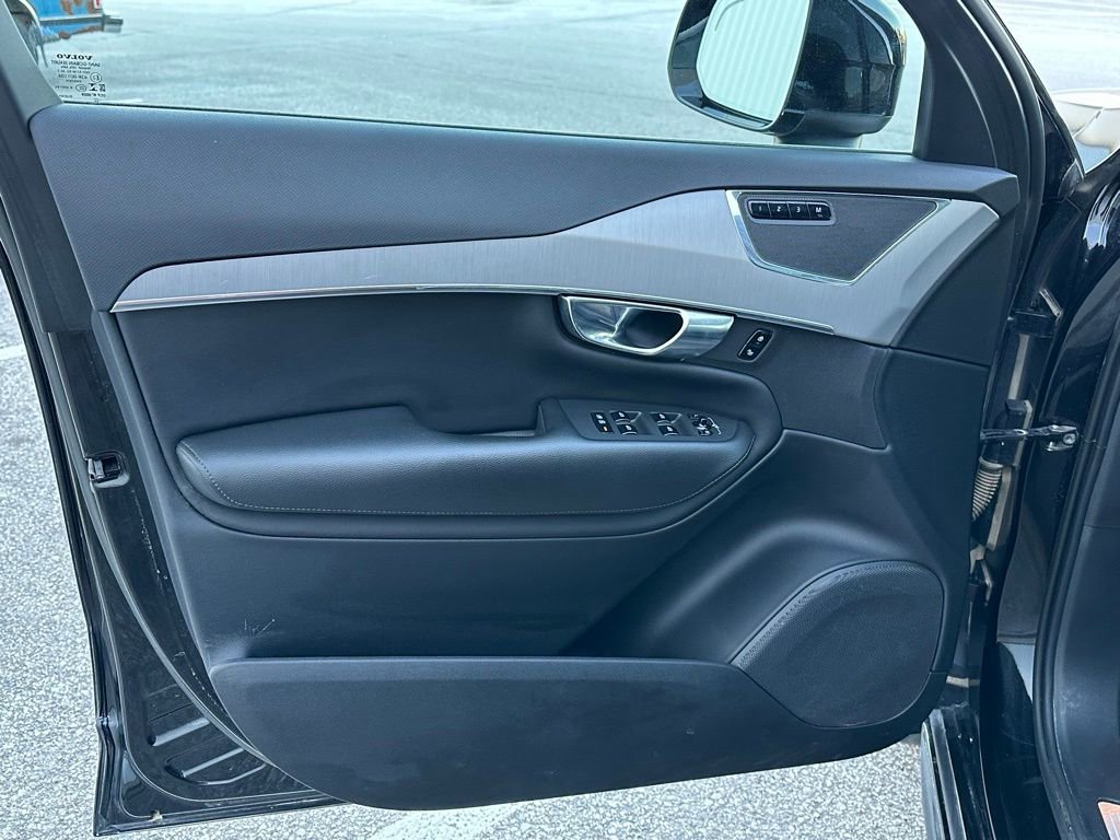 Used 2023 Volvo XC90 B5 Core w/ Protection Package Premier image 12