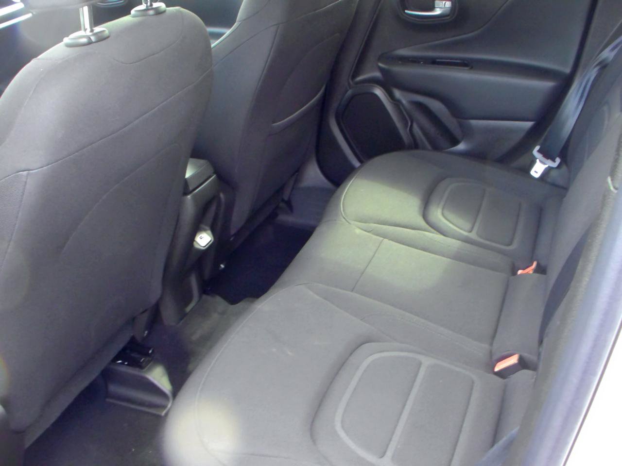 Used 2022 Jeep Renegade Latitude AWD/4WD image 6
