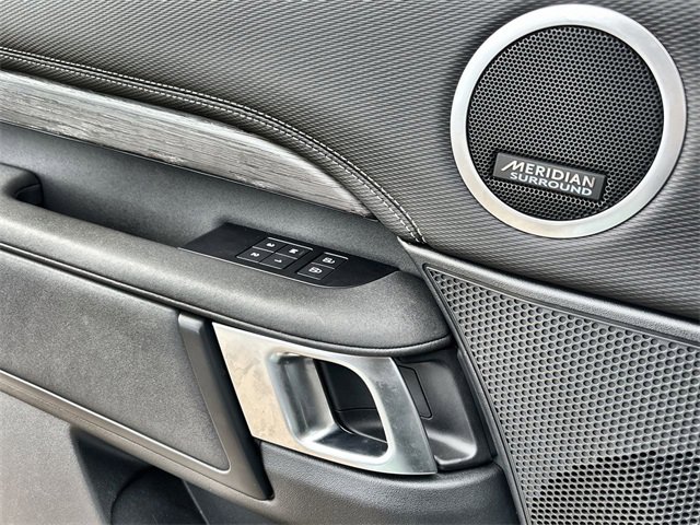 Used 2022 Land Rover Discovery HSE R-Dynamic image 14