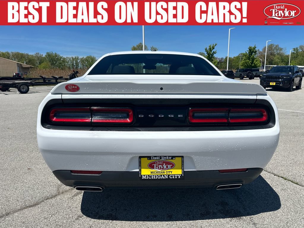 Used 2021 Dodge Challenger SXT RWD image 4