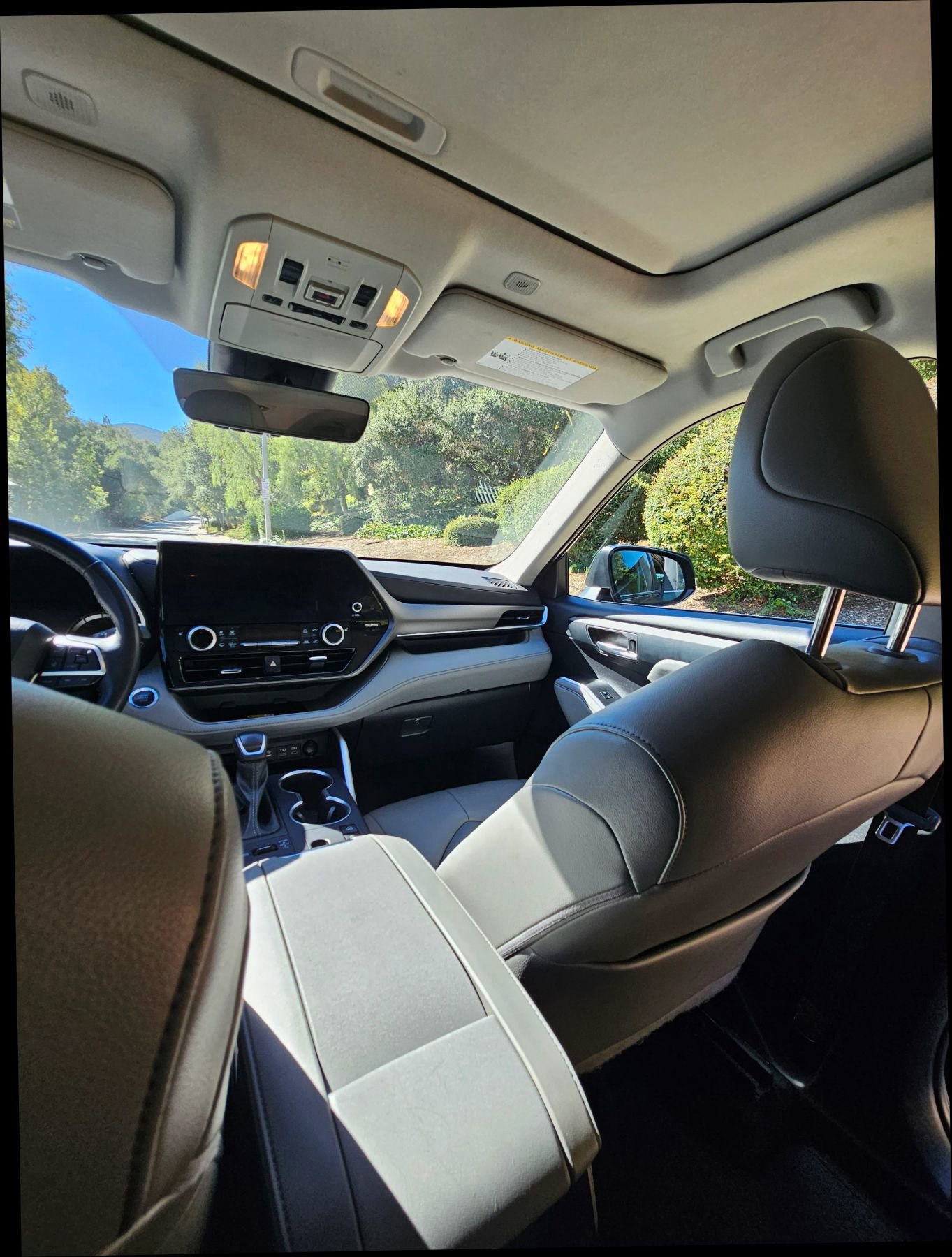 Used 2023 Toyota Highlander XLE image 40