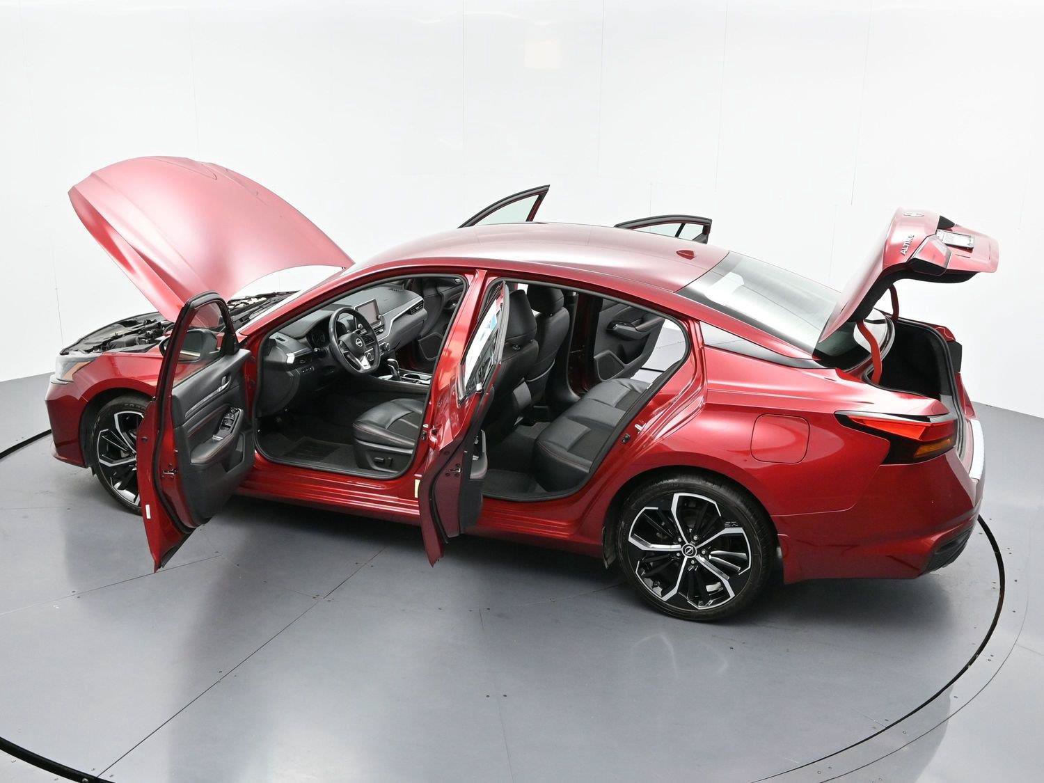 Used 2023 Nissan Altima 2.5 SR FWD image 37