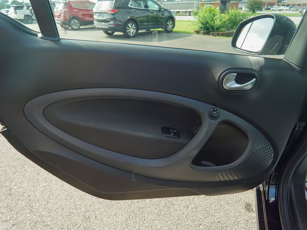 Used 2018 smart fortwo electric drive RWD image 13