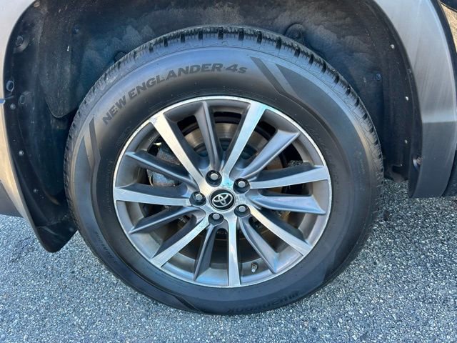 Used 2018 Toyota Highlander XLE AWD/4WD image 5