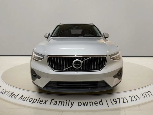 Used 2025 Volvo XC40 B5 Plus AWD/4WD image 8
