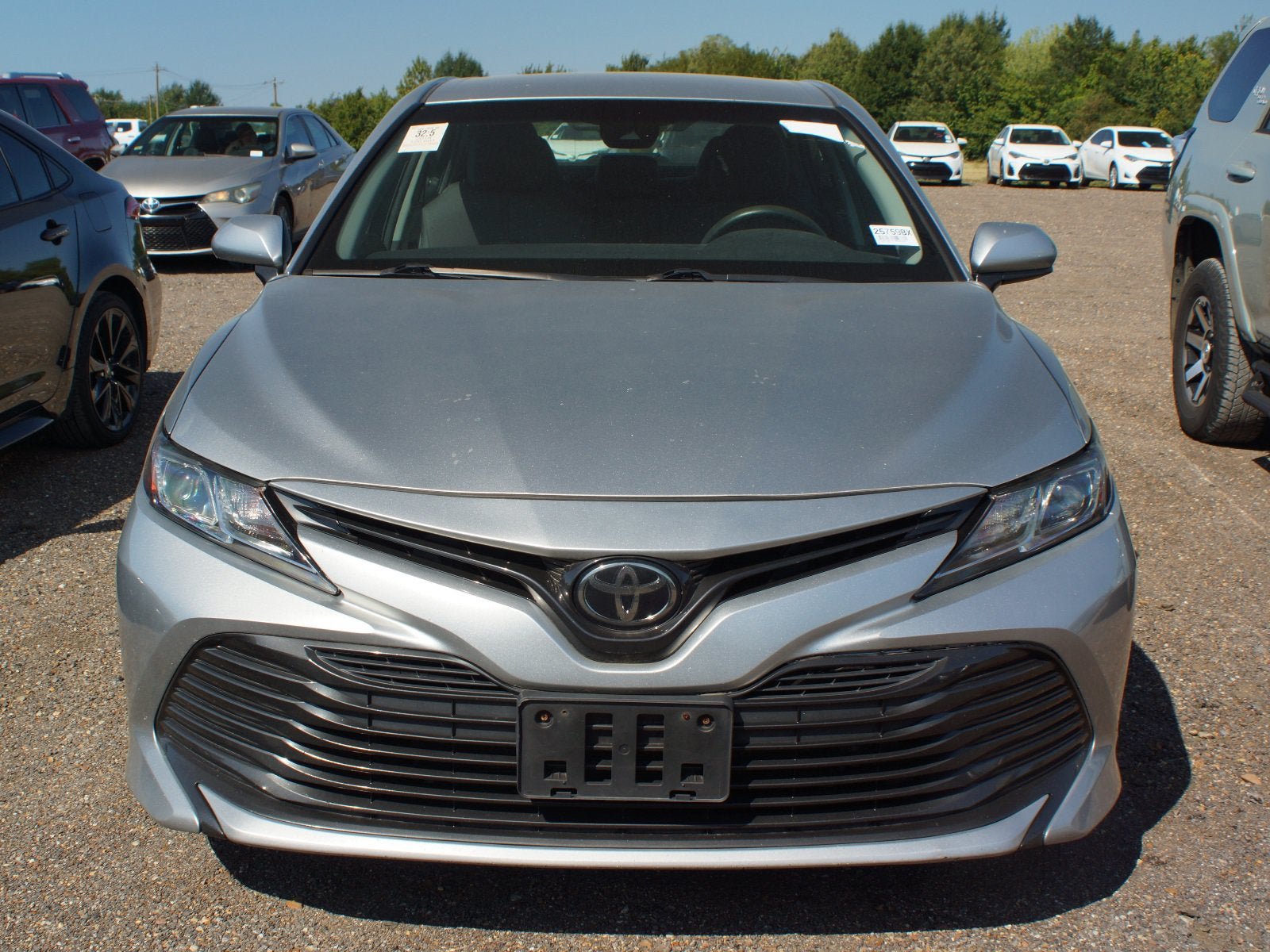 Used 2018 Toyota Camry LE FWD image 2