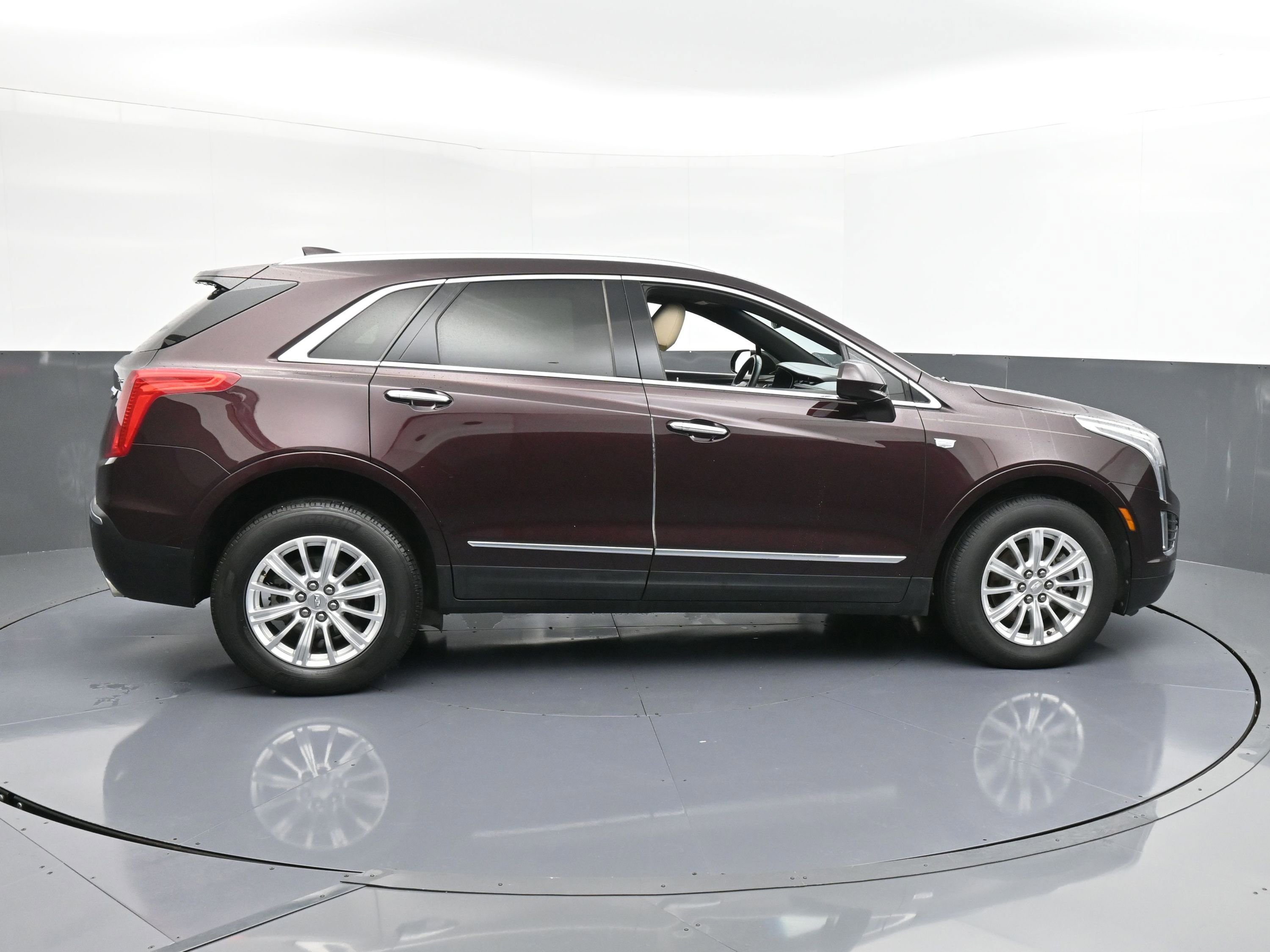 Used 2018 Cadillac XT5 FWD image 9