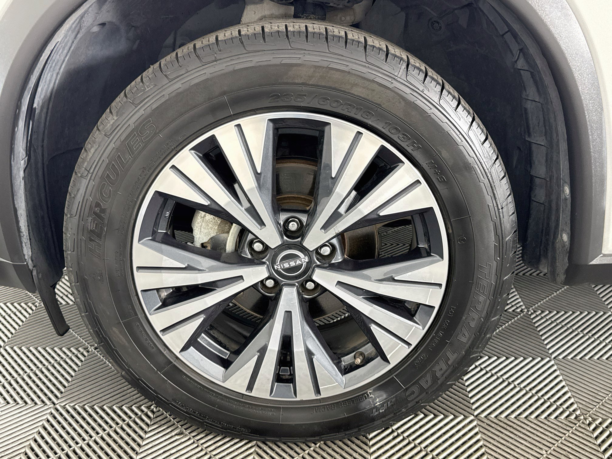 Used 2023 Nissan Rogue SV FWD image 36