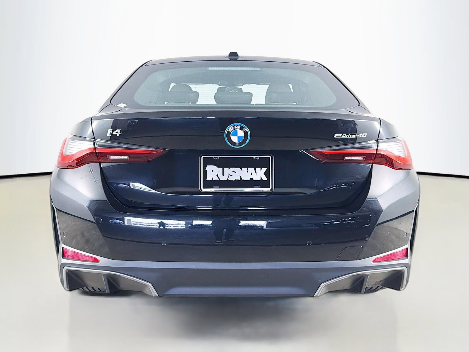 Used 2023 BMW i4 eDrive40 RWD image 6