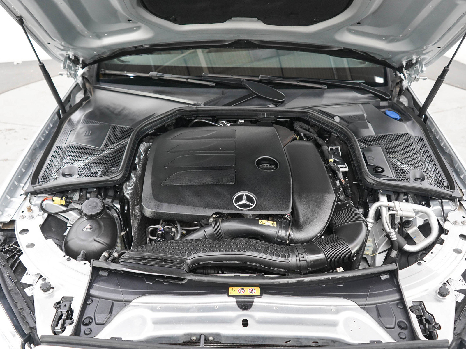 Used 2021 Mercedes-Benz C 300 4MATIC Sedan image 31