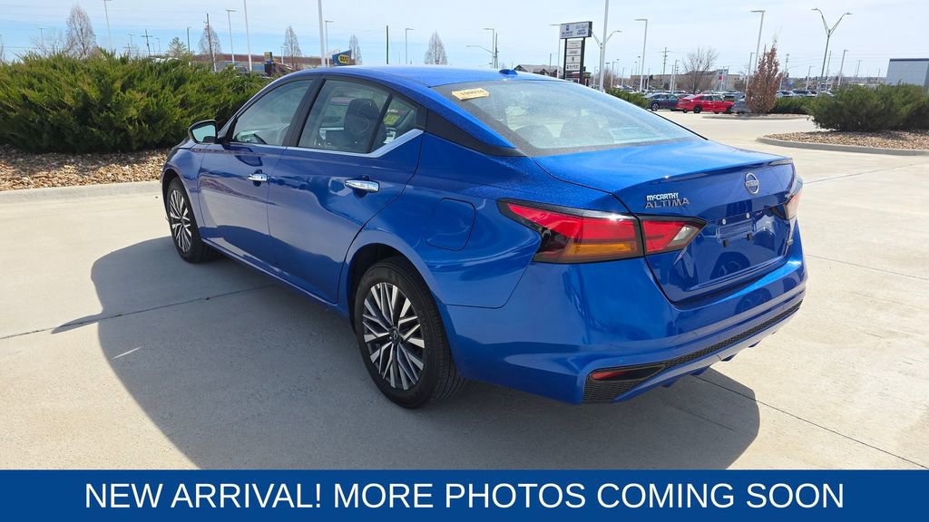 Used 2025 Nissan Altima 2.5 SV image 3