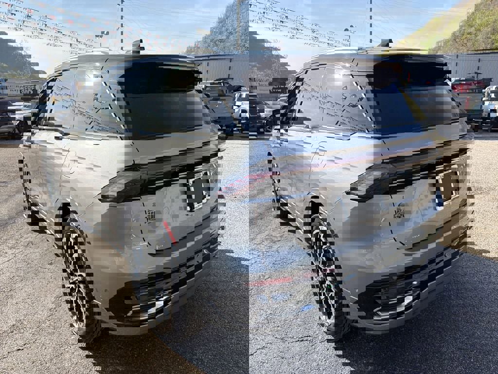 Used 2024 Lincoln Nautilus Reserve image 6