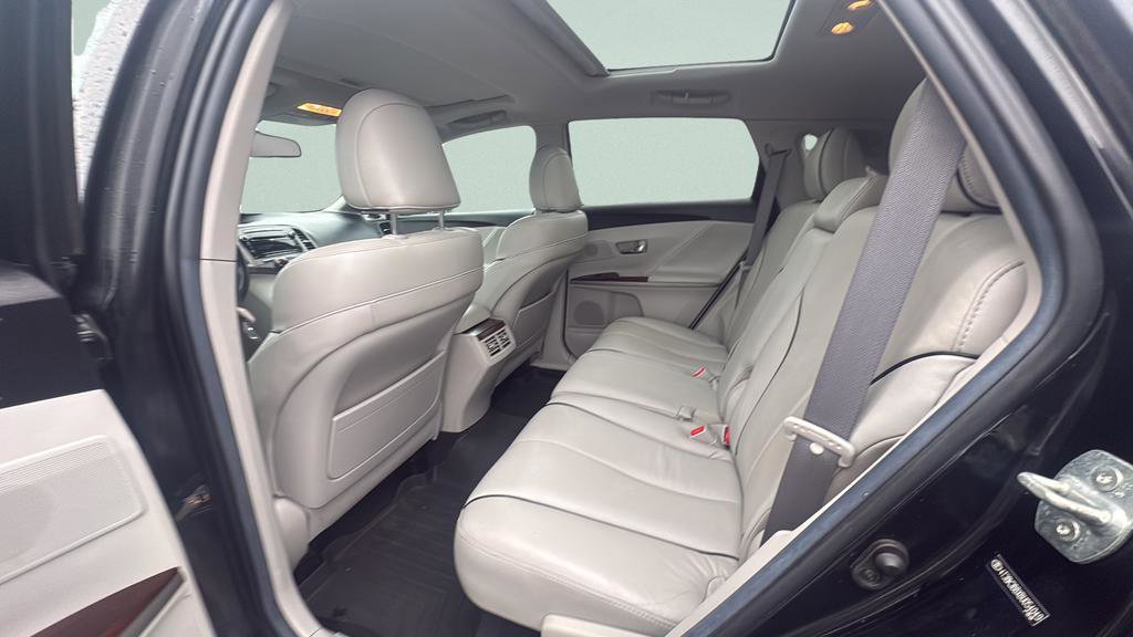 Used 2011 Toyota Venza AWD w/ Comfort Pkg image 12