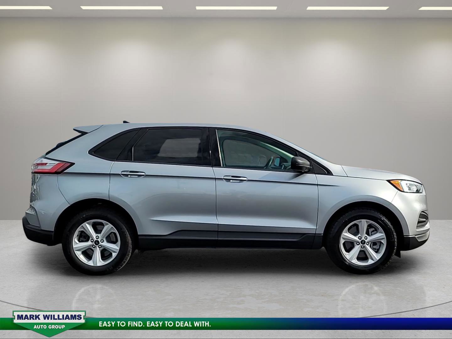 Used 2024 Ford Edge SE image 2