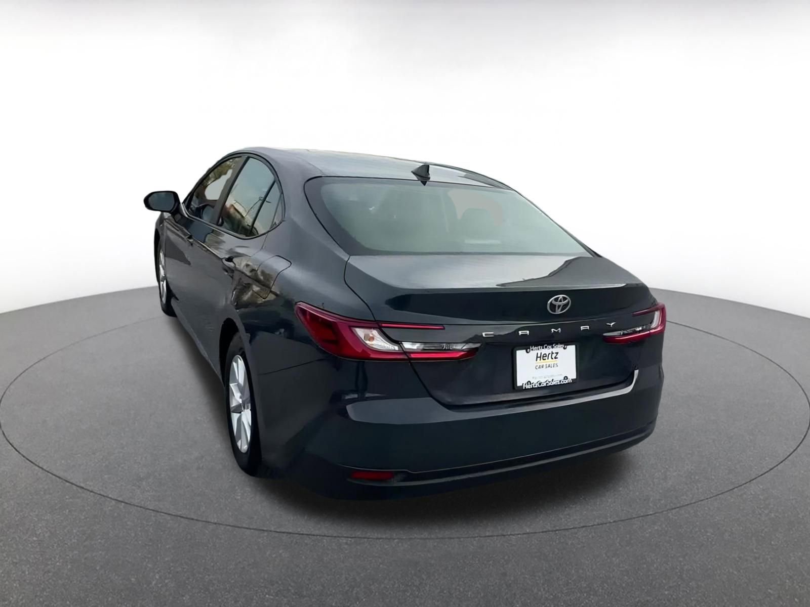 Used 2025 Toyota Camry LE image 10