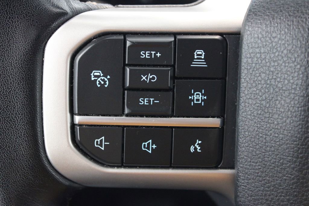 Used 2023 Ford Expedition Limited image 22