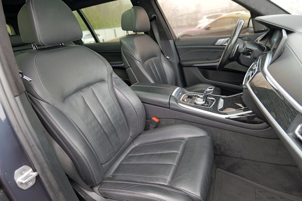 Used 2021 BMW X7 xDrive40i w/ M Sport Package AWD/4WD image 44