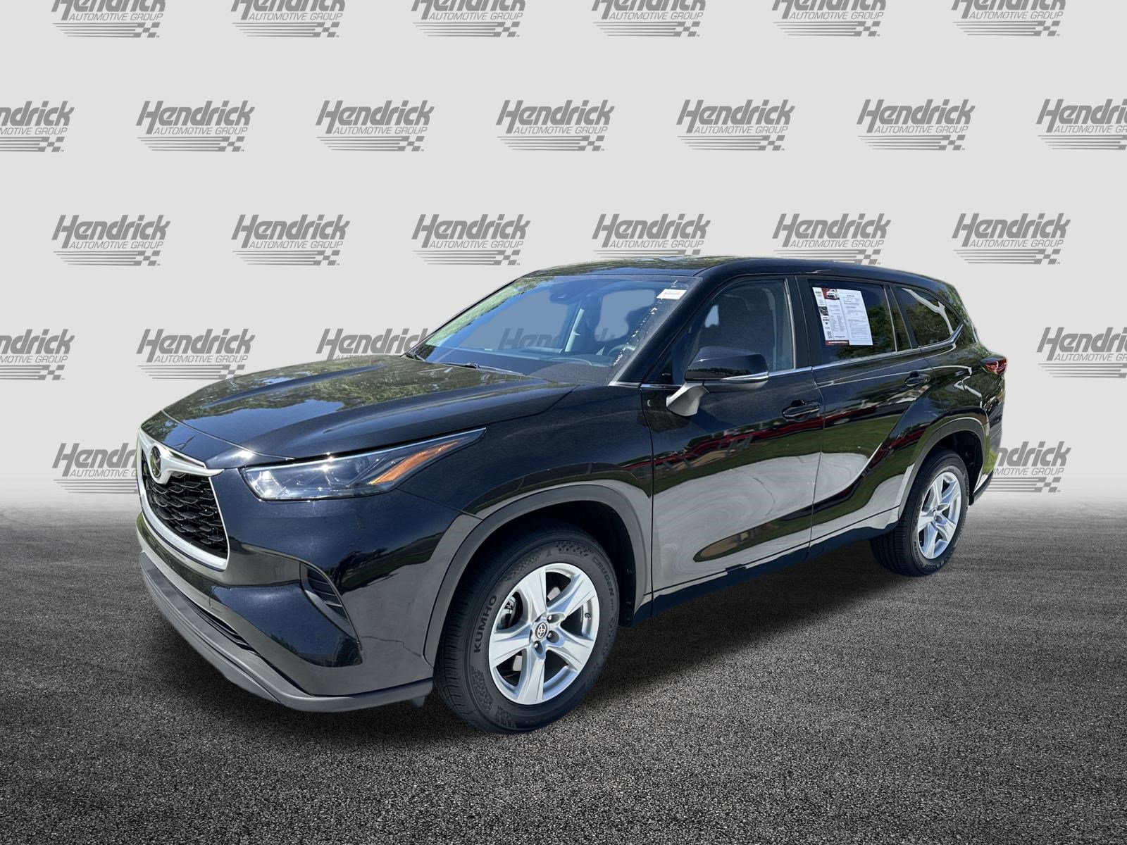 Used 2023 Toyota Highlander L FWD image 5