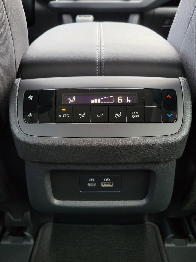 New 2025 Nissan Pathfinder SV image 24