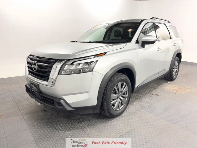 Used 2025 Nissan Pathfinder SV FWD image 1