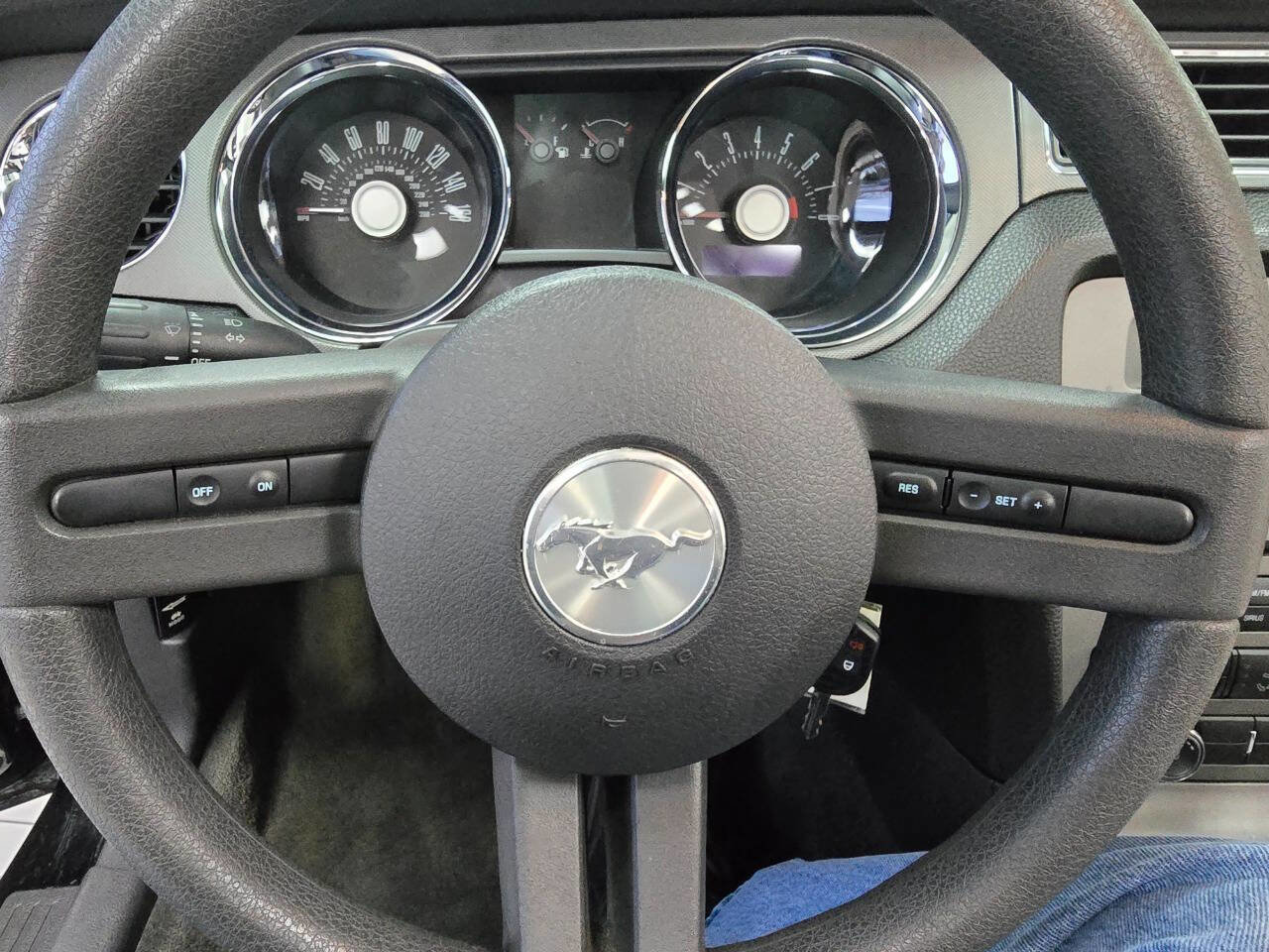 Used 2012 Ford Mustang Convertible image 38