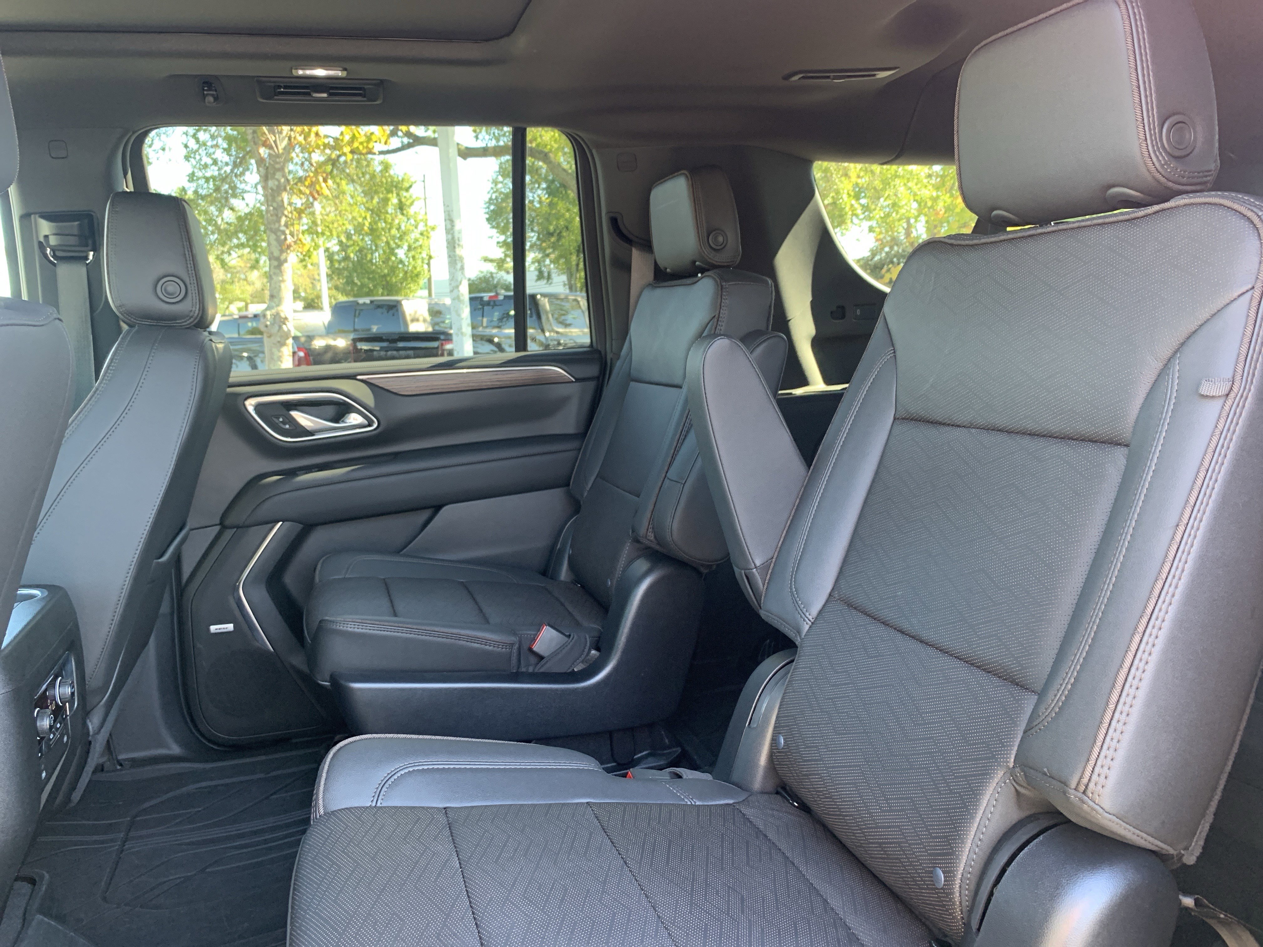 Certified 2024 Chevrolet Suburban High Country w/ Max Trailering Package image 39