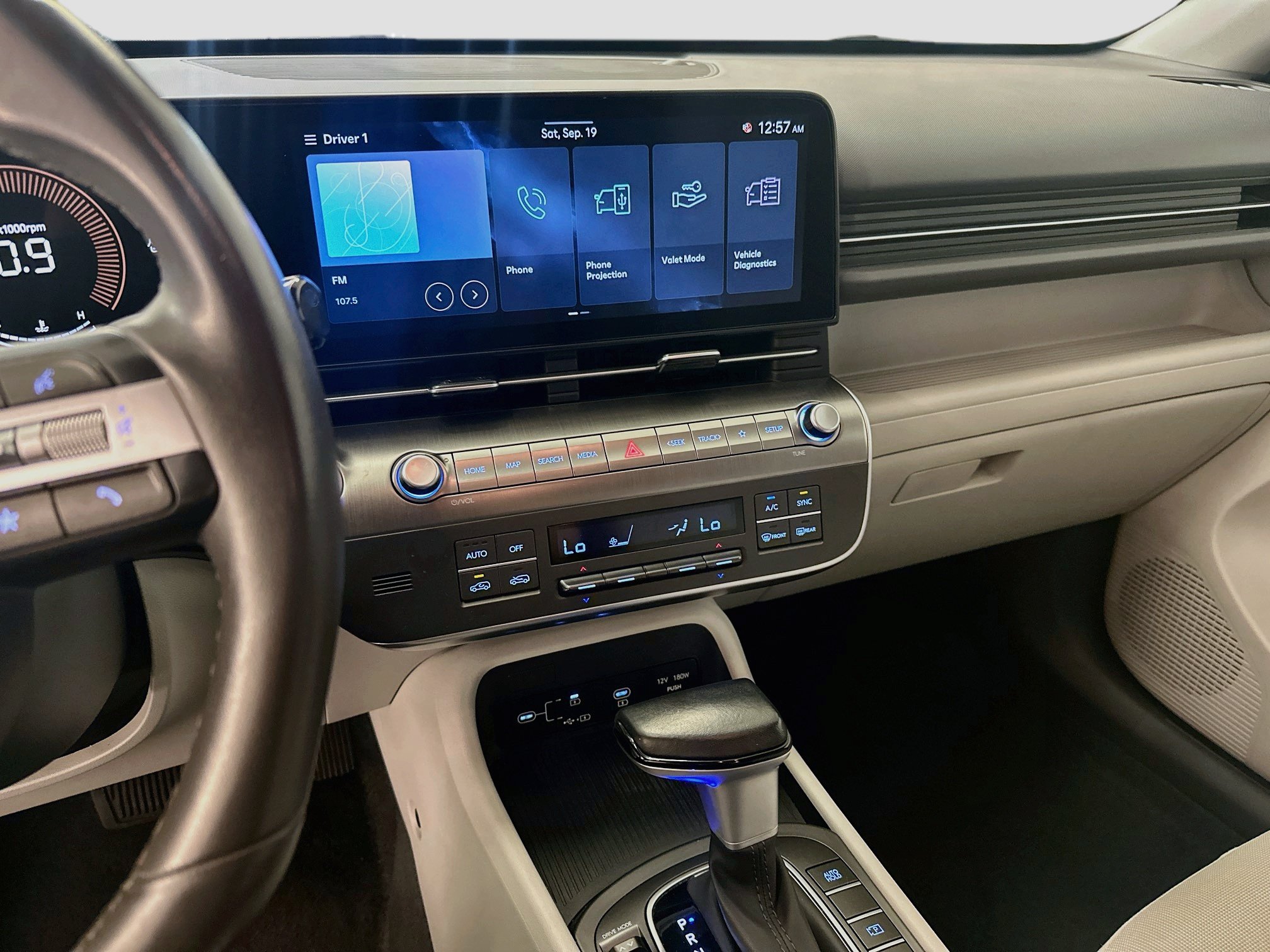 Used 2025 Hyundai Kona SEL AWD/4WD image 25