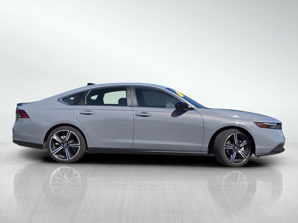 Used 2024 Honda Accord Sport image 3