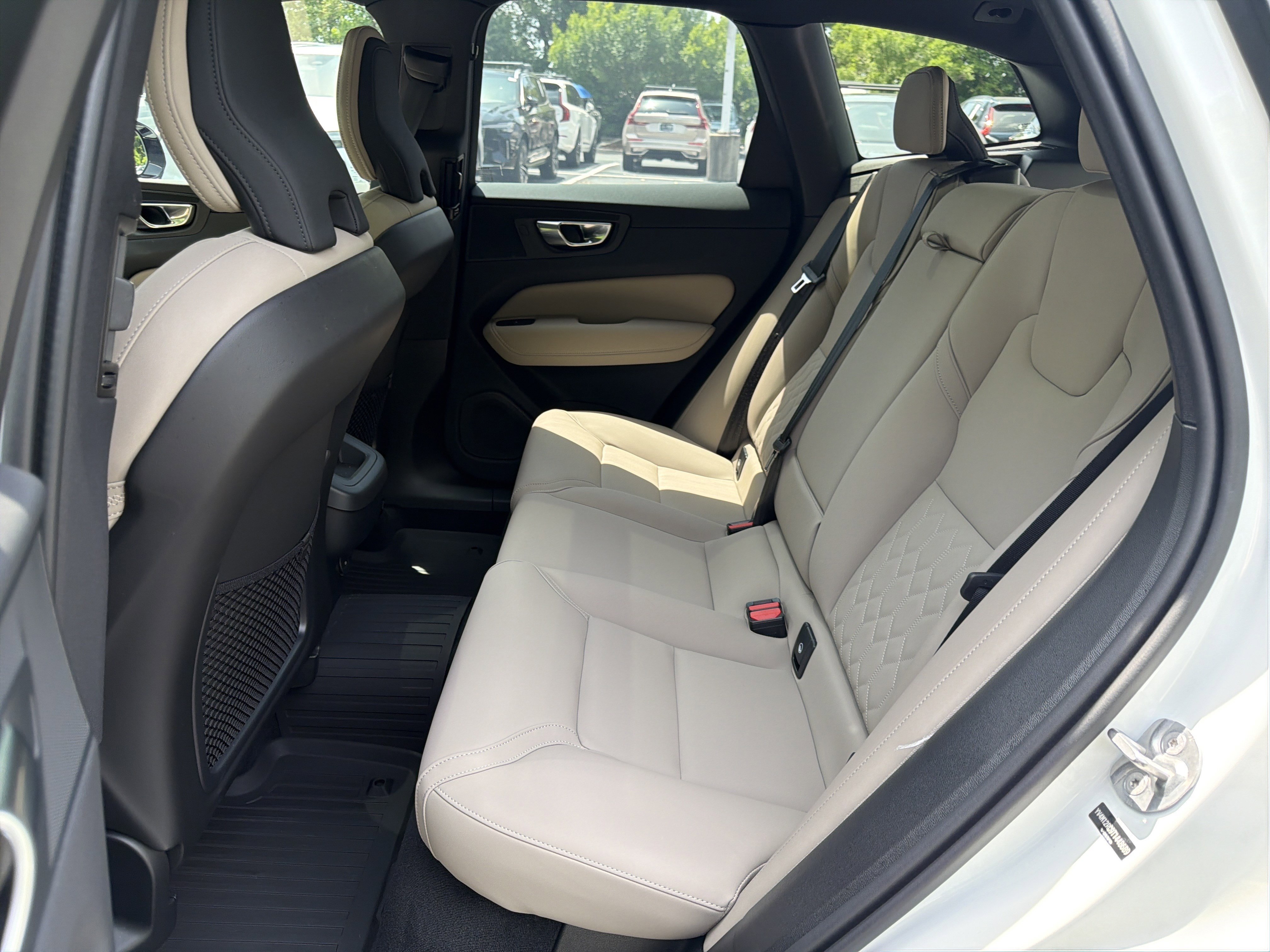 Used 2026 Volvo XC60 B5 Plus w/ Protection Package Premier AWD/4WD image 32