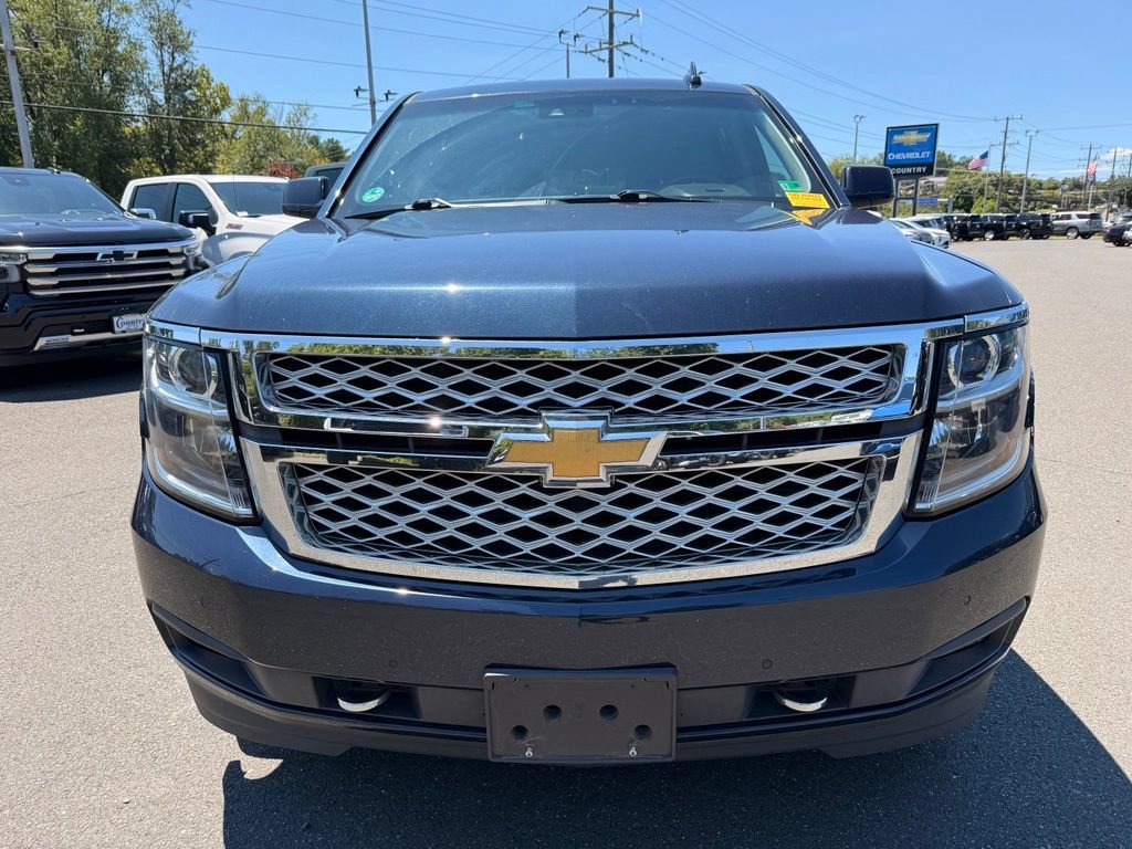 Used 2017 Chevrolet Suburban LT w/ LT Signature Package AWD/4WD image 2