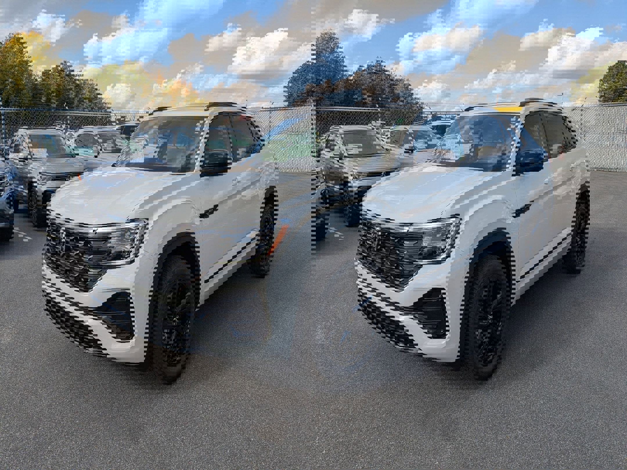 New 2026 Volkswagen Atlas Cross Sport SEL R-Line image 7