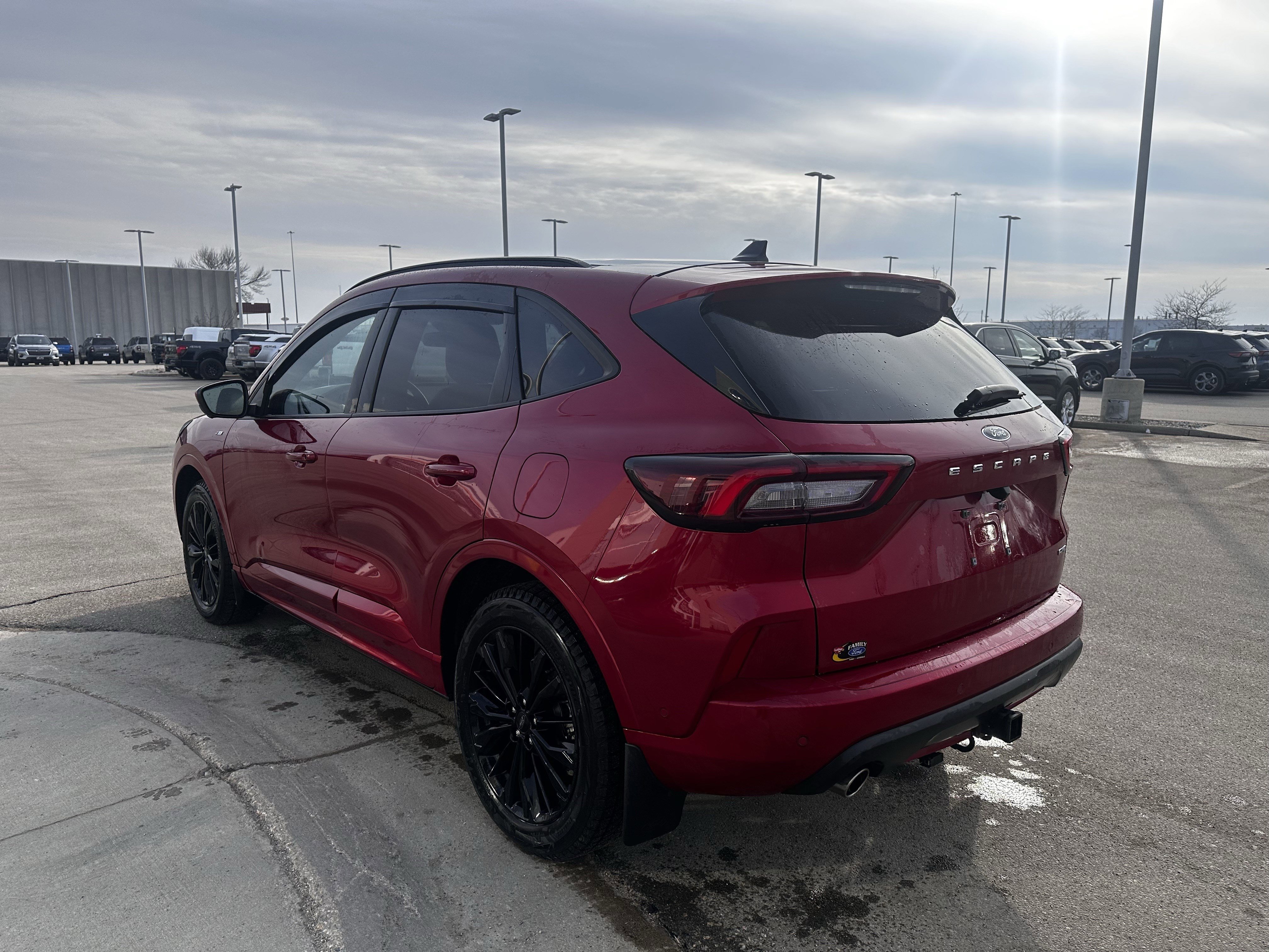 Used 2023 Ford Escape ST-Line Elite w/ Premium Technology Package image 3